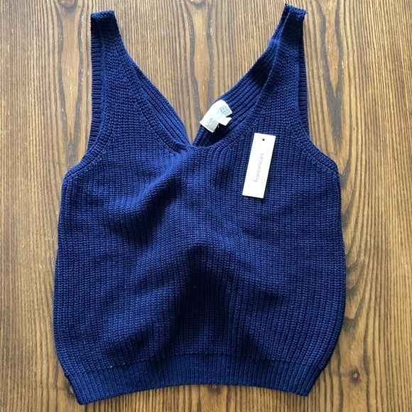 NWT‎ Francesca’s Wendi Front Knot Knit Tank Top Medium Navy - Picture 7 of 9